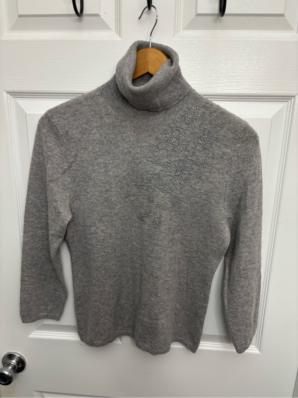 Marshall Fields Vintage Y2K Cashmere Turtleneck Sweater w/Floral Beading, Sz S